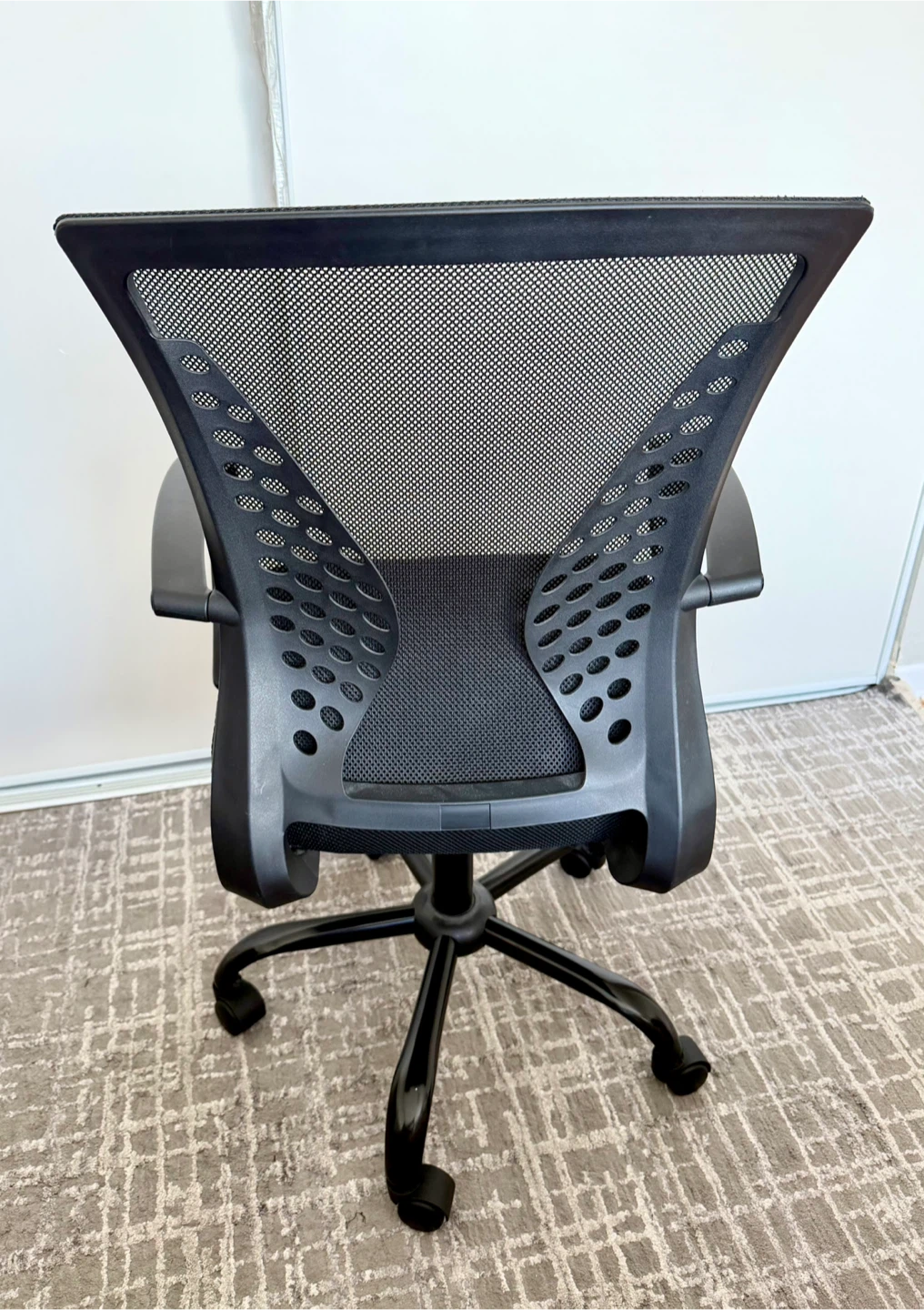 Black Mesh Office Chair - photo 2
