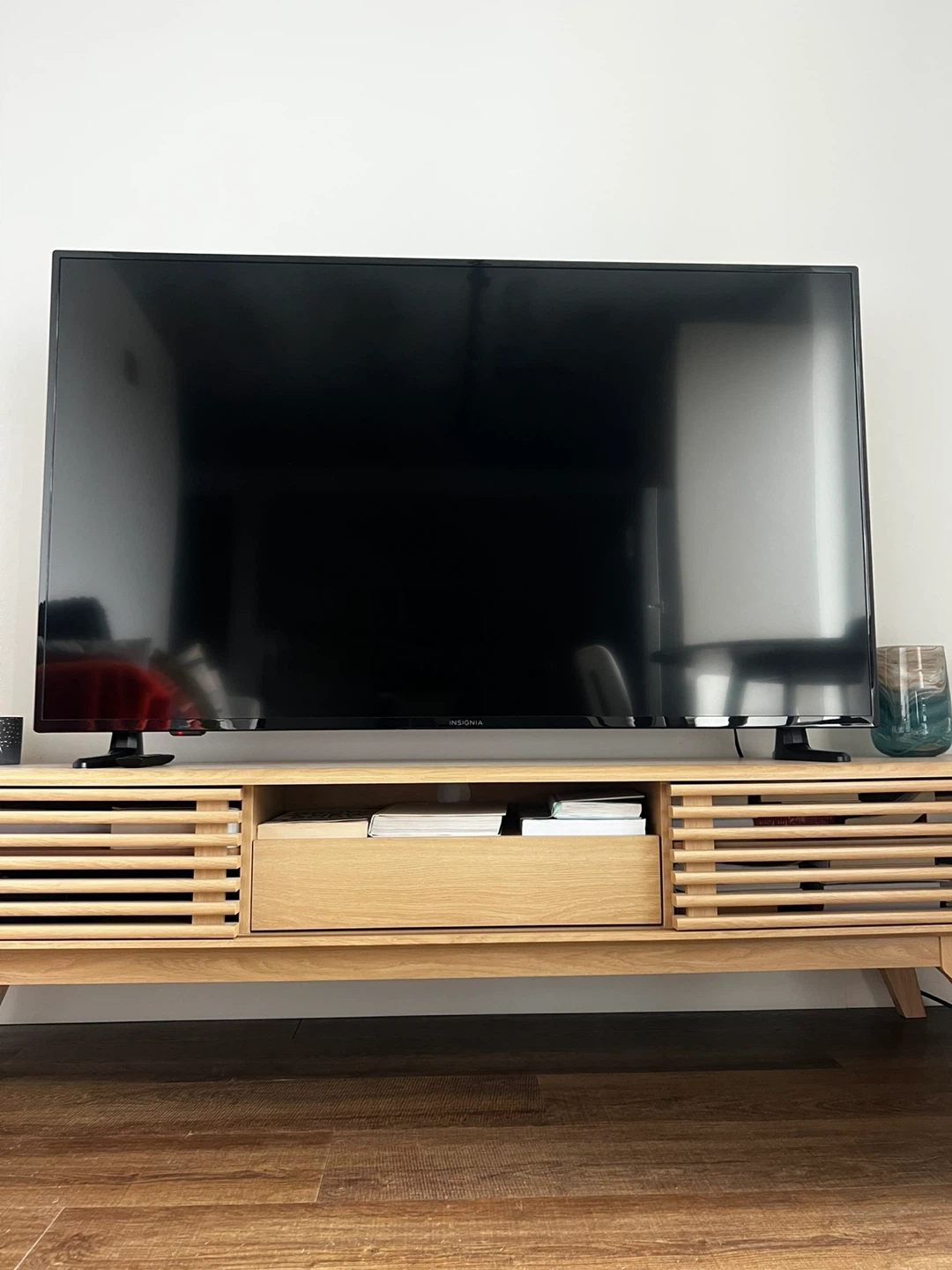 Insignia TV + Modern TV Stand – Sold Together - photo 3