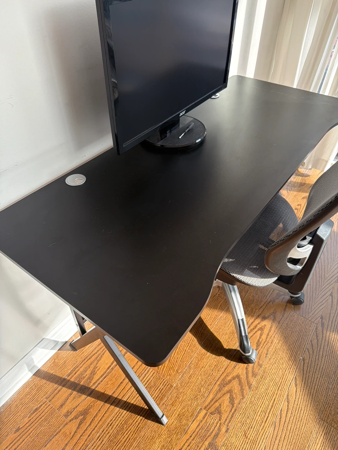 Need it gone today!!!! Large Gaming / Computer Desk - photo 2