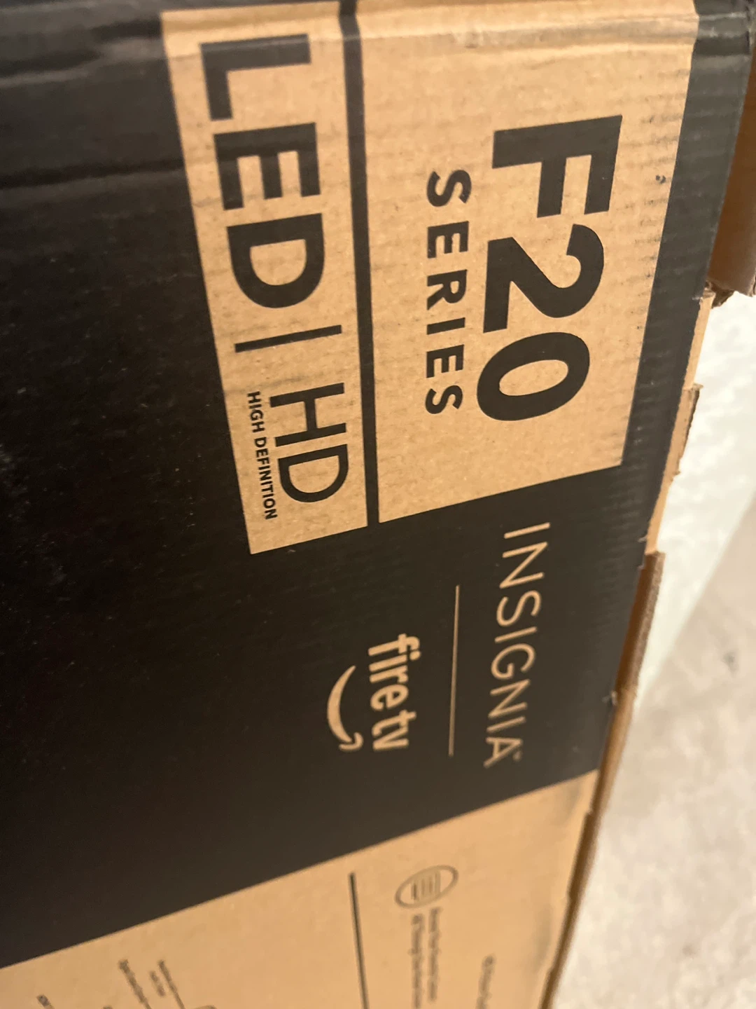 Brand new still in box 32”Insignia tv - photo 2