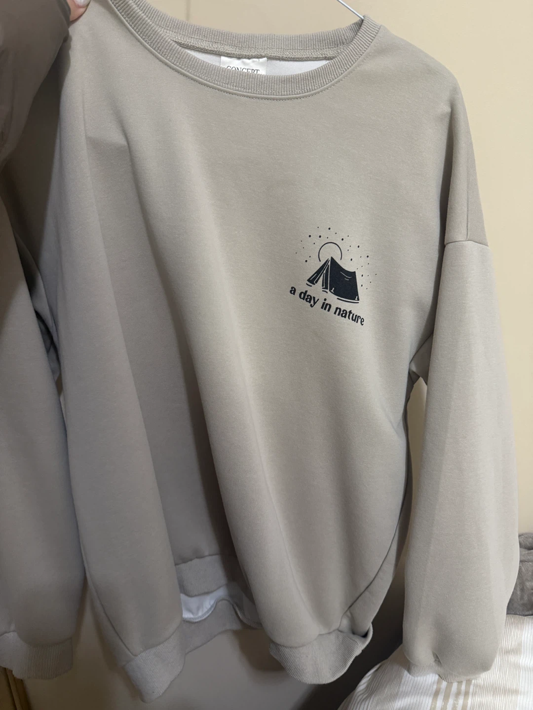 Sweatshirt