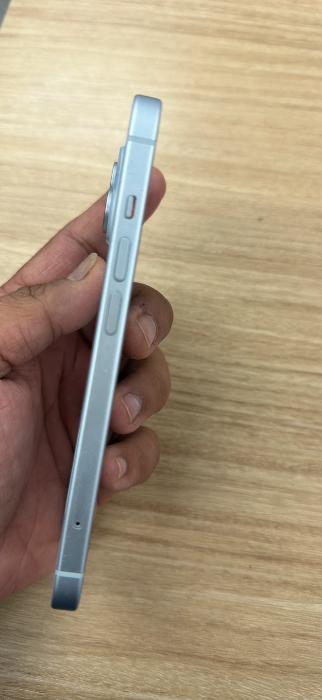 Apple iPhone 15 - photo 3
