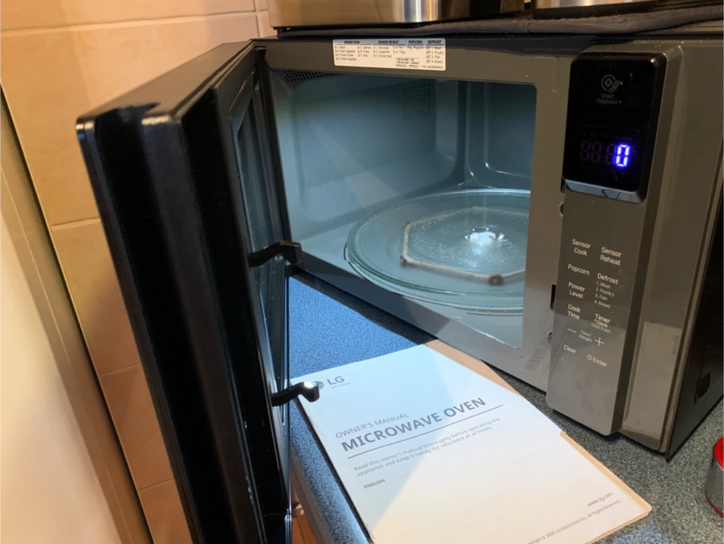 LG Microwave Oven - photo 3