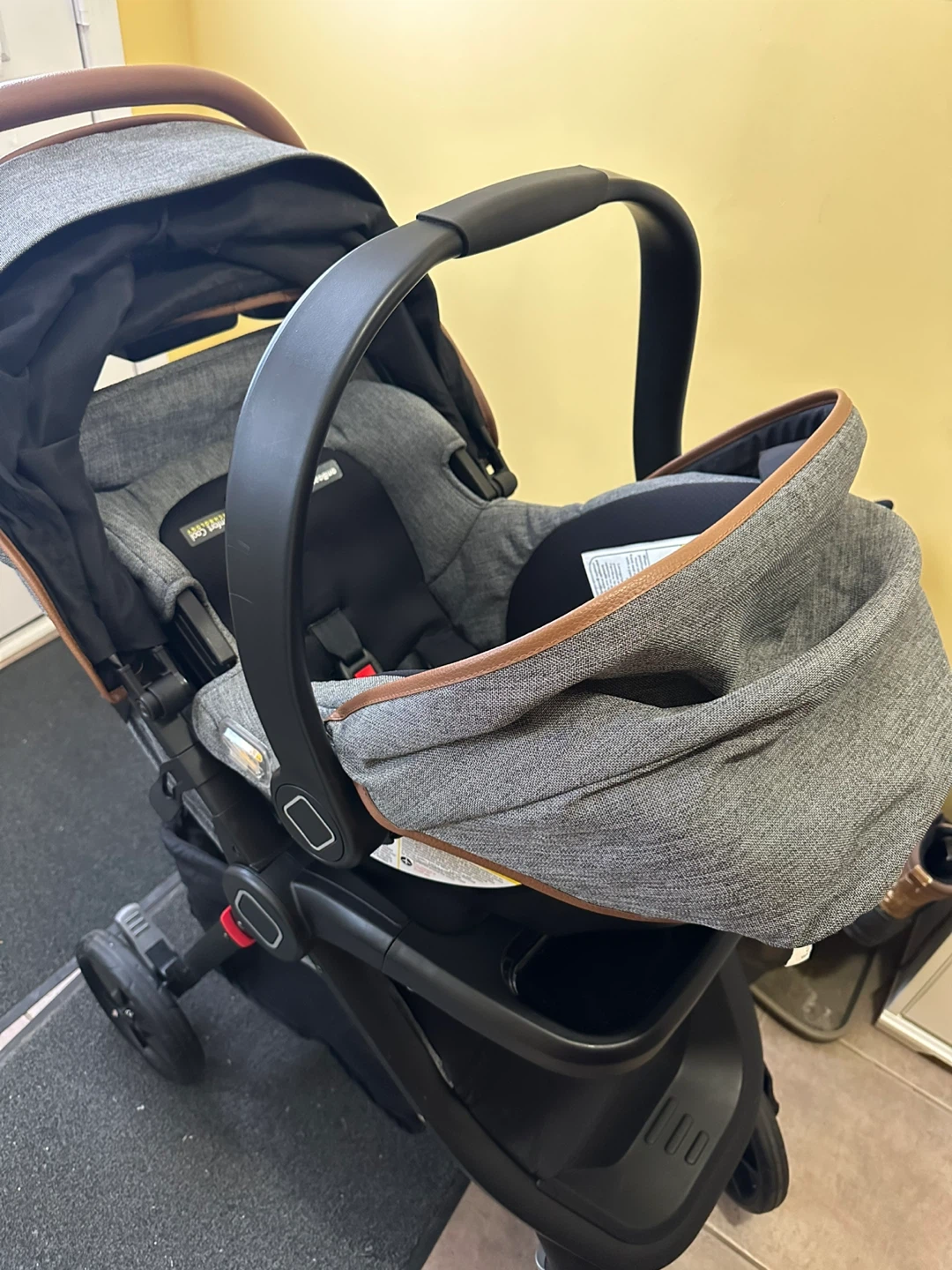 Safety First Infant Car Seat and Stroller - photo 2