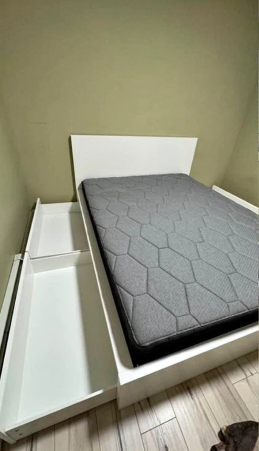 Ikea Queen bed frame +4 drawers and FREE DELIVERY - photo 3