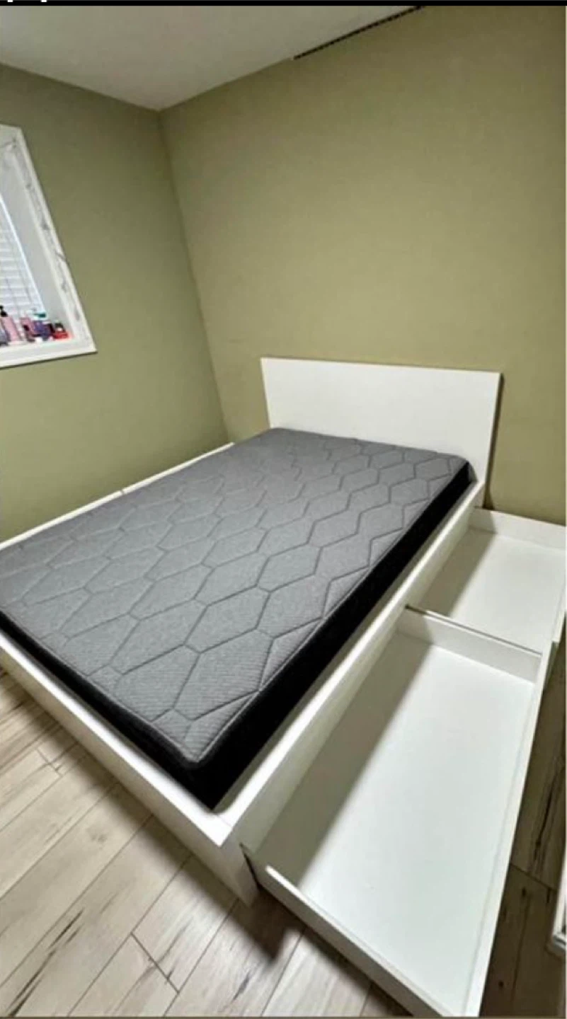 Ikea Queen bed frame +4 drawers and FREE DELIVERY - photo 2