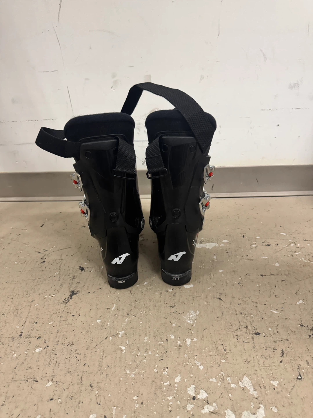 Nordica Ski Boots Size 28-28.5 - photo 3