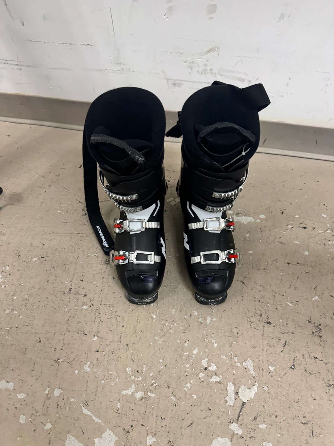 Nordica Ski Boots Size 28-28.5