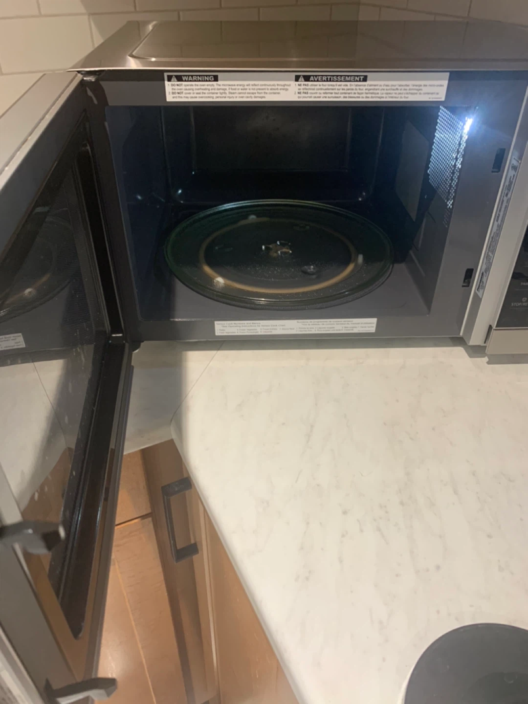 Panasonic Genius Inverter Microwave - photo 3