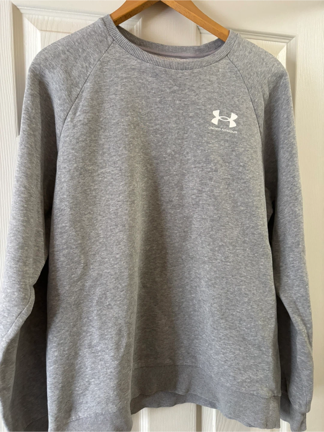 Under Armour Grey Crewneck Sweatshirt (men’s medium)