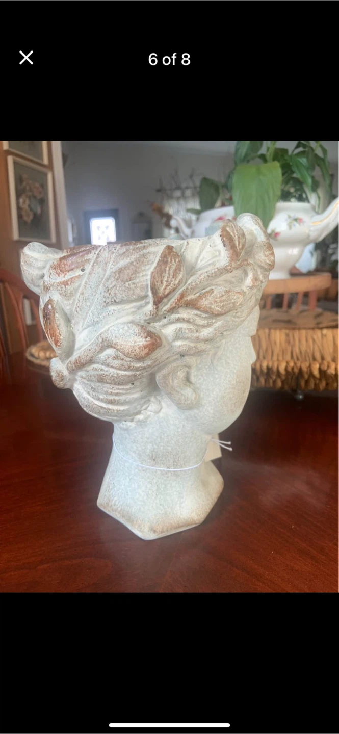 Three Hands Bust Planter - photo 5