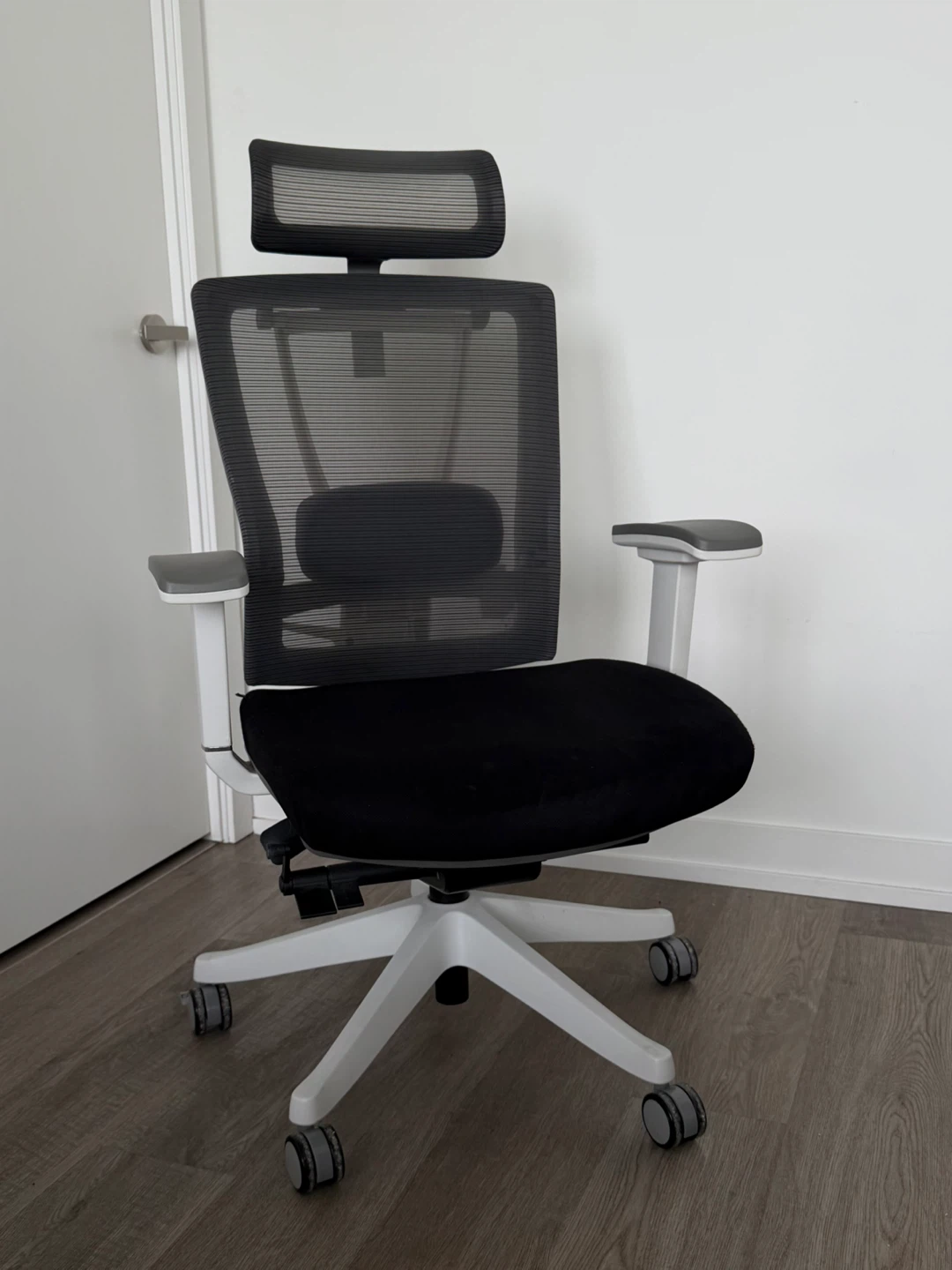 Ergonomic Mesh Office Chair
