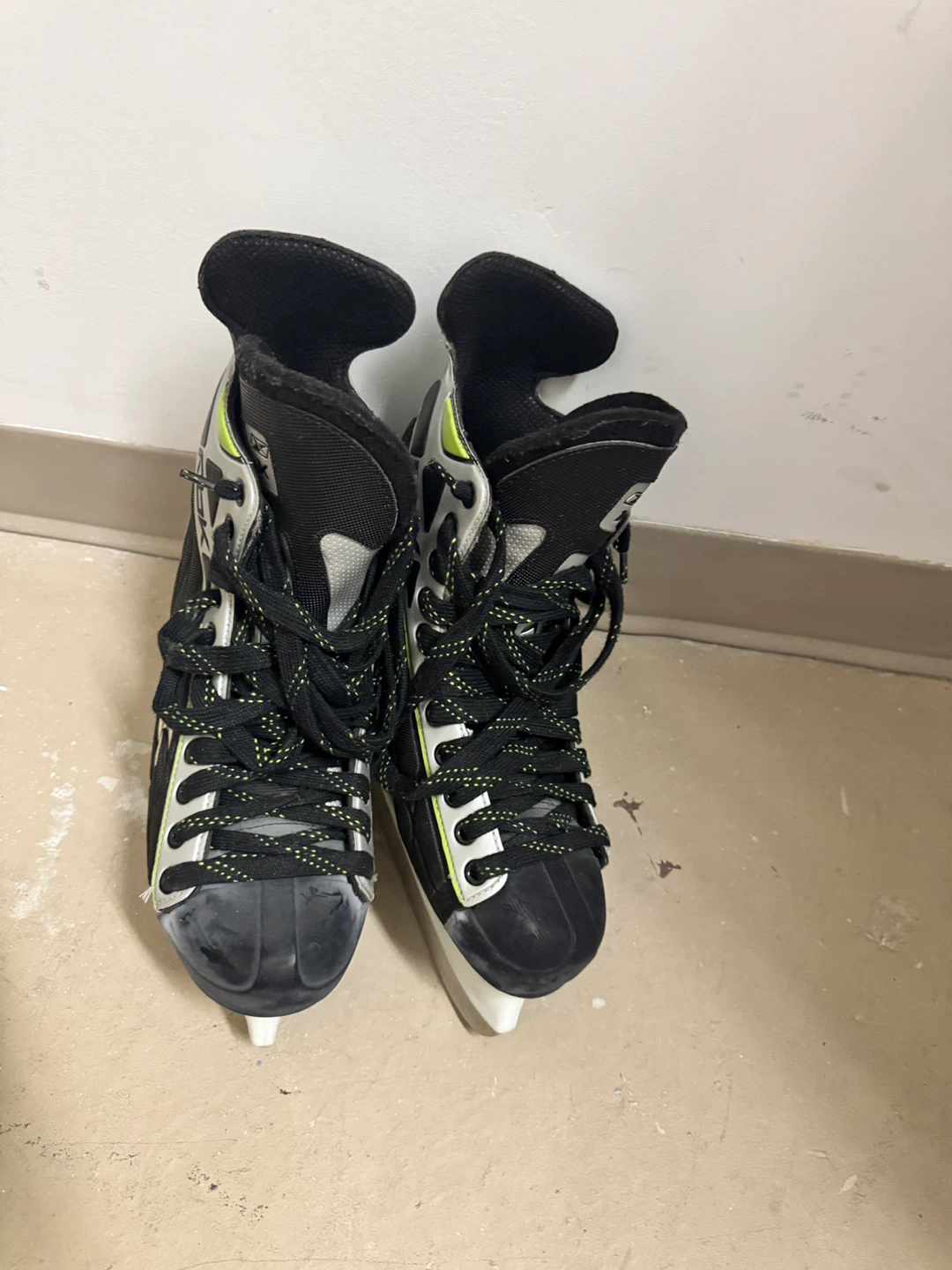 Reebok 1K Hockey Skates Size 9