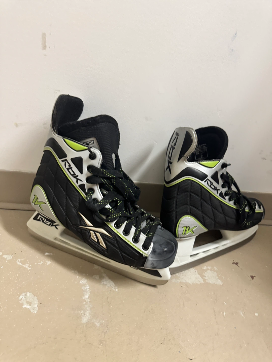 Reebok 1K Hockey Skates Size 9 - photo 2
