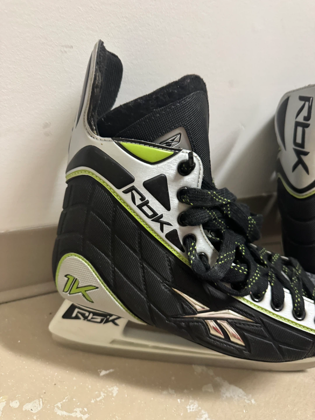 Reebok 1K Hockey Skates Size 9 - photo 3