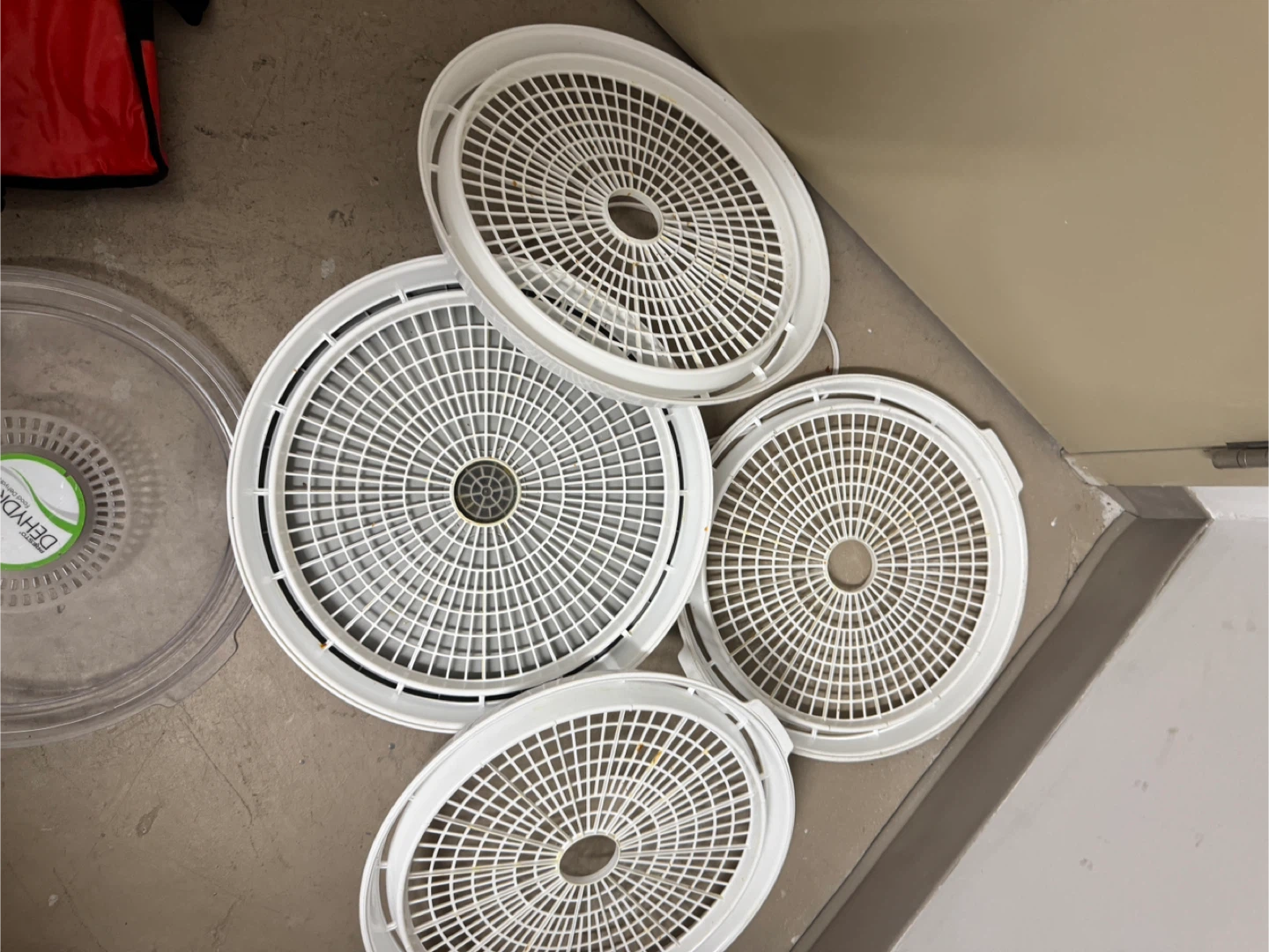 Presto Dehydro Food Dehydrator with 5 Trays - photo 3