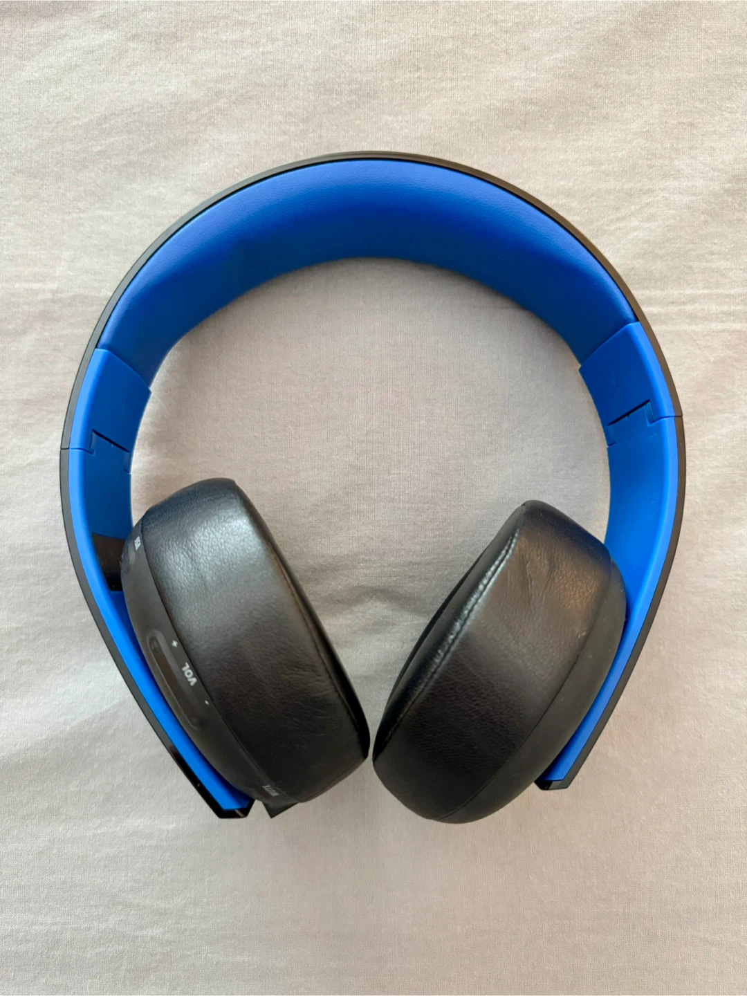 PlayStation Gold Wireless Headset (First Generation) - photo 3