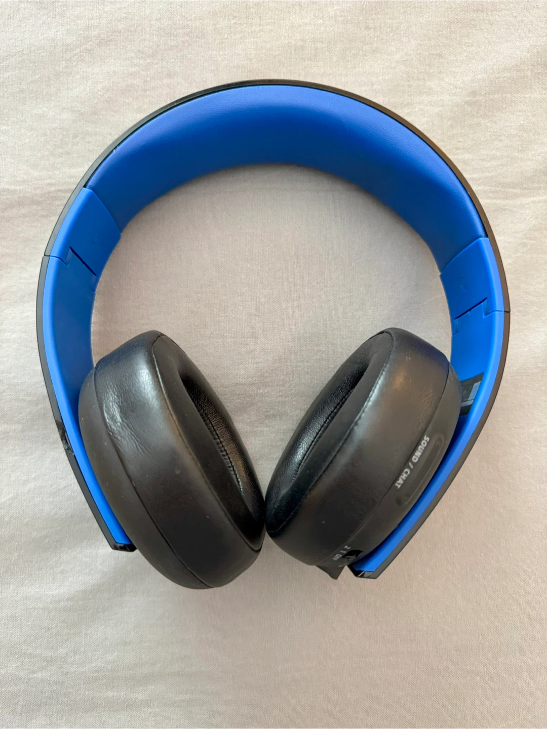 PlayStation Gold Wireless Headset (First Generation) - photo 2