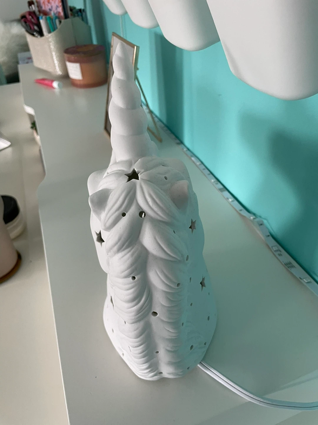 White Ceramic Unicorn Head Lamp - photo 4