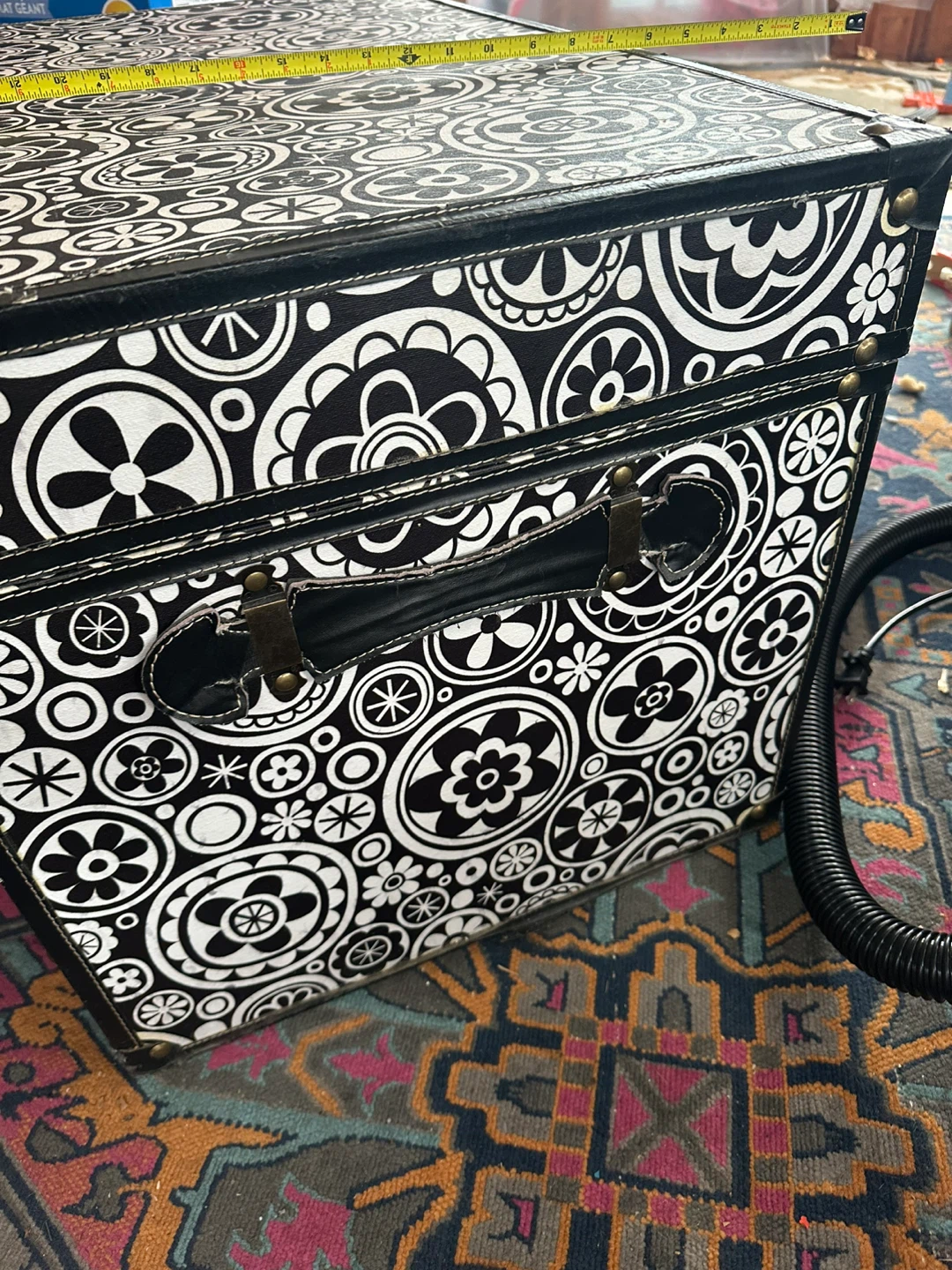 Black and White Floral Pattern Storage Trunk - photo 4