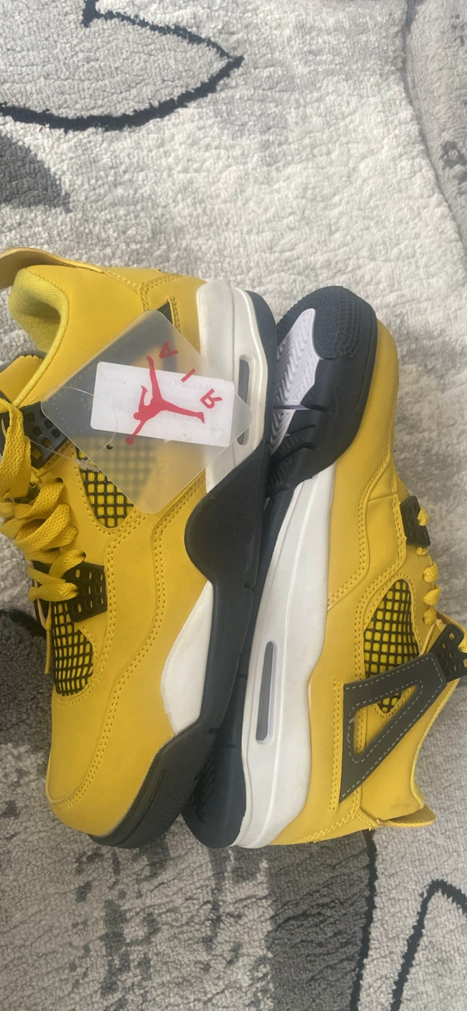 Air Jordan 4 "Lightning" Yellow Sneakers - photo 4