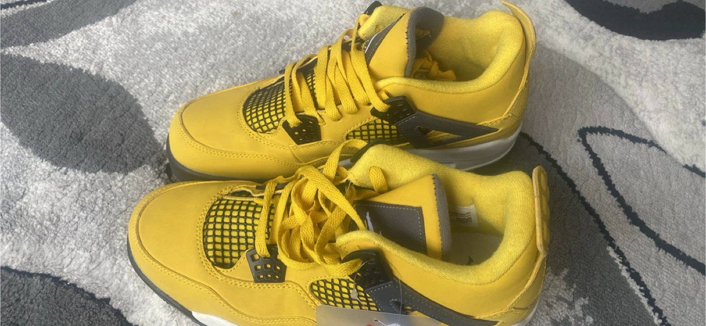 Air Jordan 4 "Lightning" Yellow Sneakers - photo 3