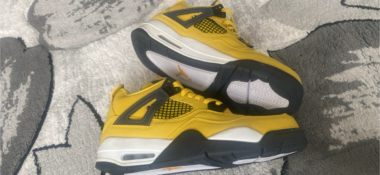 Air Jordan 4 "Lightning" Yellow Sneakers - photo 2