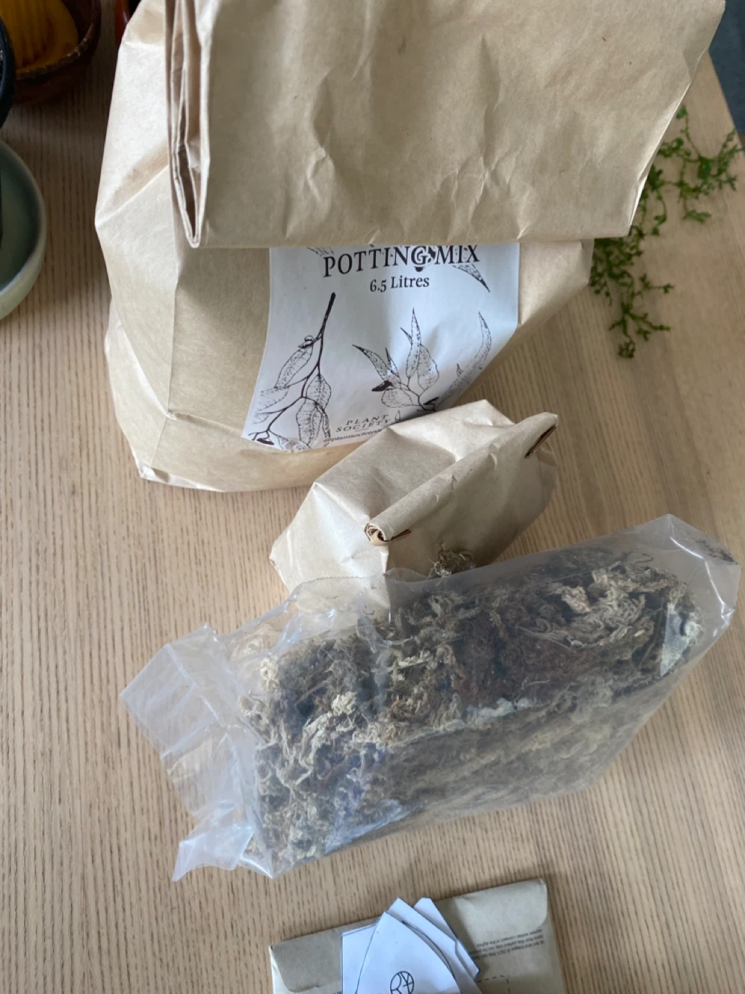 Indoor Potting Mix, moss and orchid bark