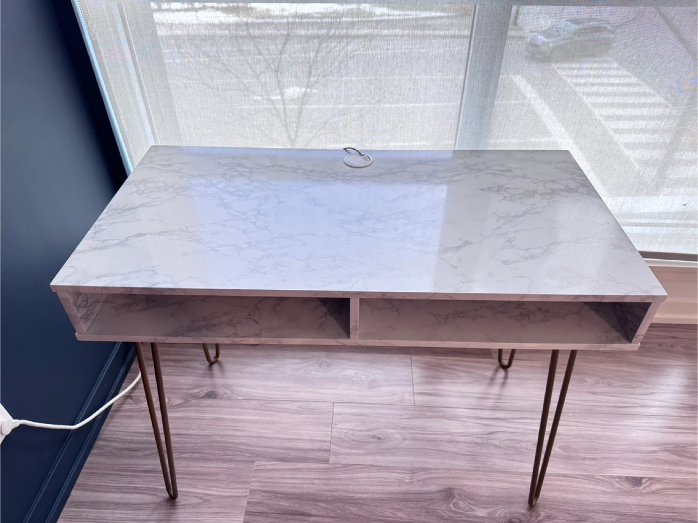 Athena Office Desk in extremely good condition. - photo 2