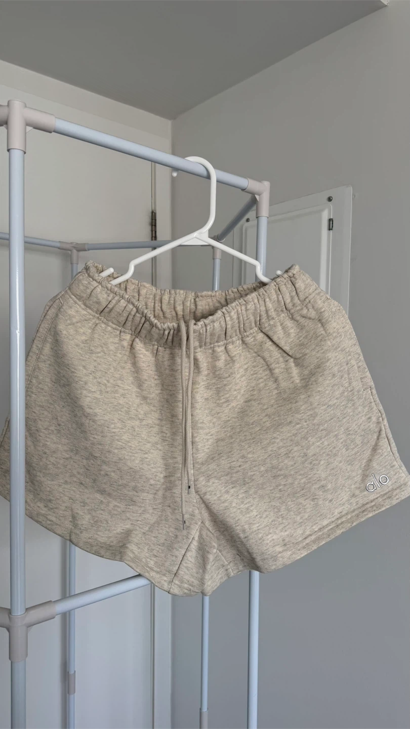 Alo Yoga Sweat Shorts - photo 2
