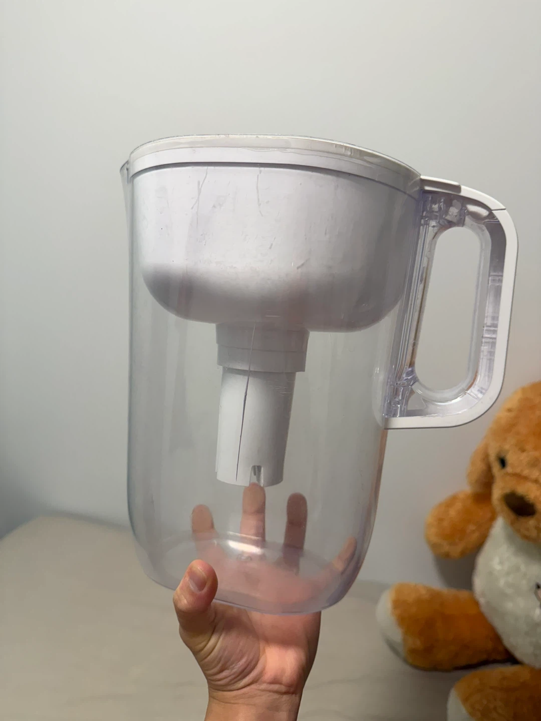 White Plastic Water Filter Pitcher🧡