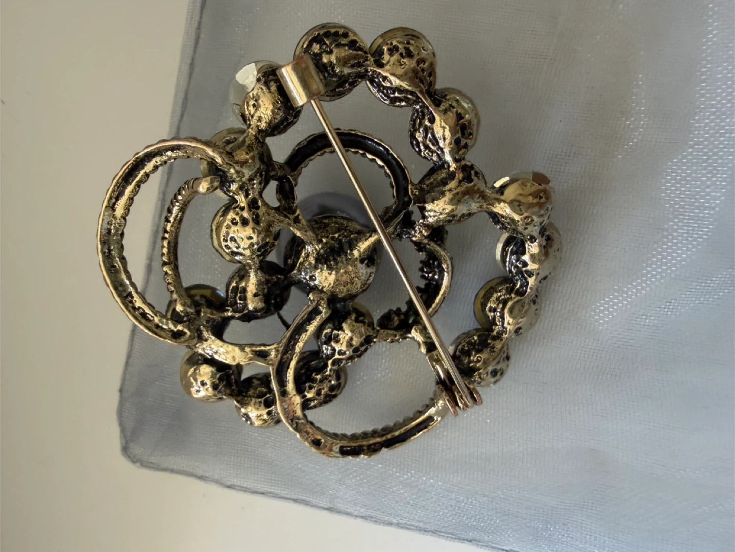 Beautiful Brooch with Faux Pearl and Crystals - photo 4