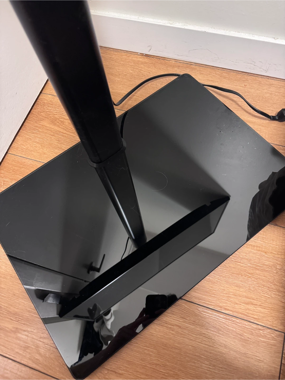 Samsung 43” RU7100 4K Ultra HD Smart TV with Stand - photo 4