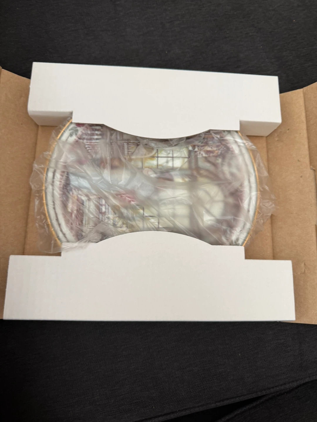 🧡 Trisha Romance "Bright Eyes" Limited Edition Collector Plate - photo 5