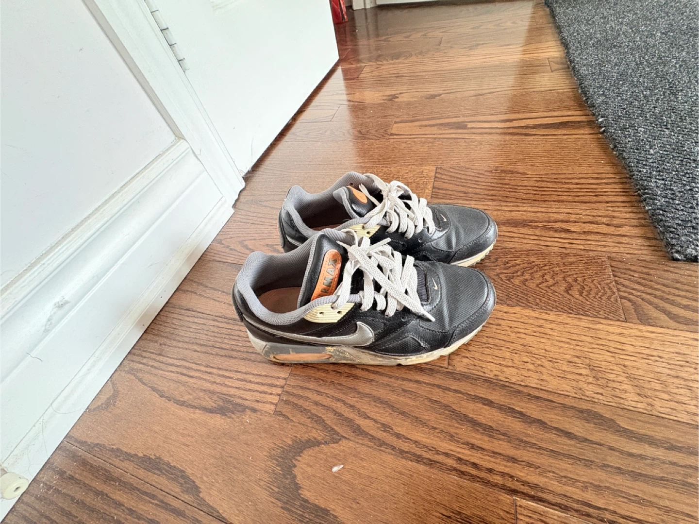 🧡 Nike Air Max Shoes