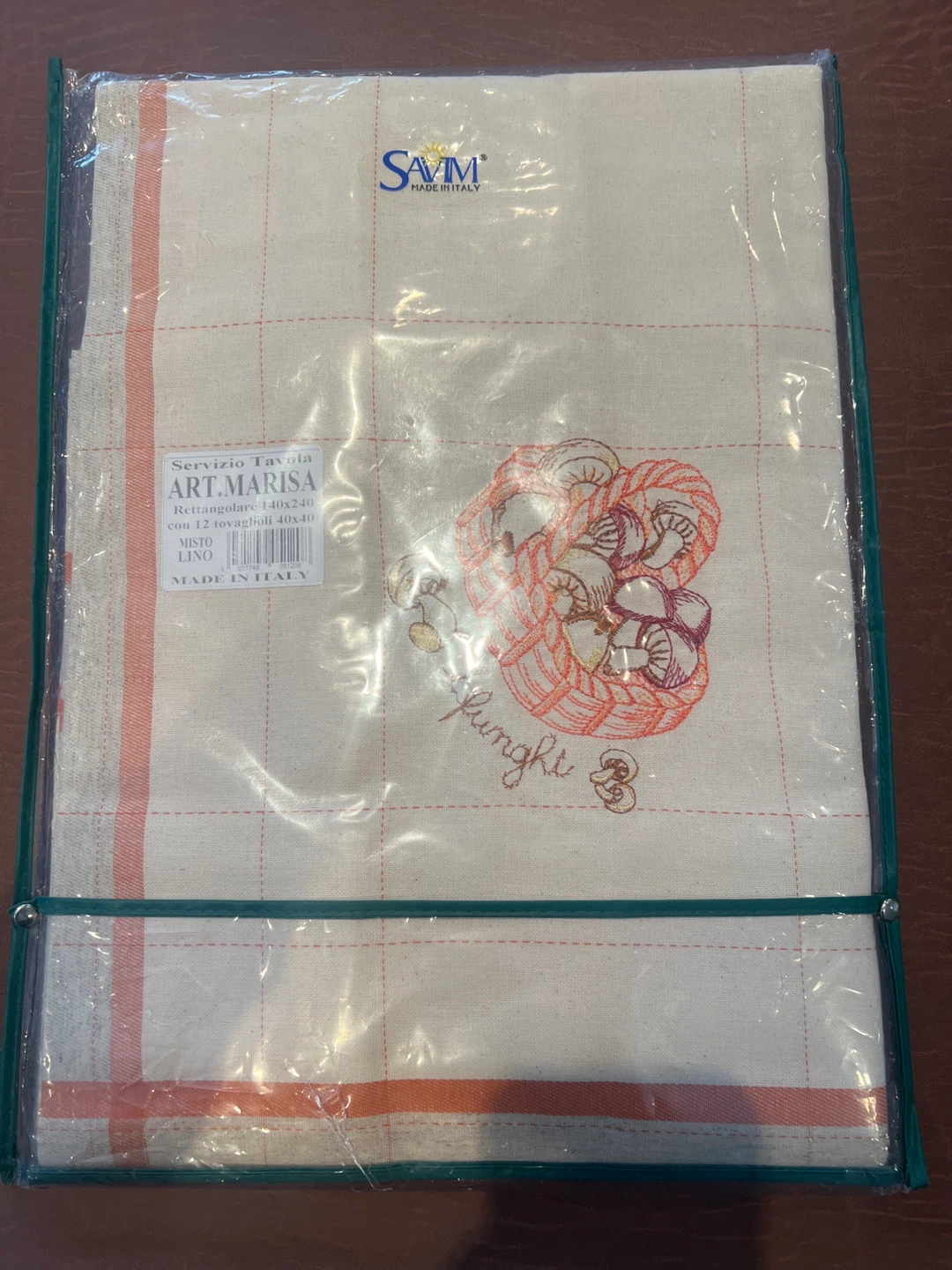 NEW Linen tablecloth set from Italy