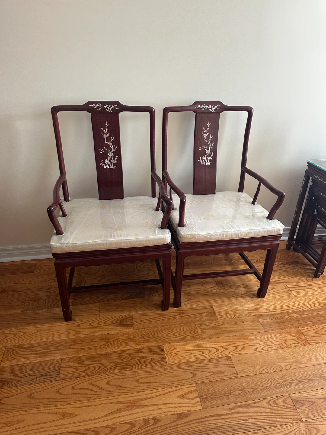 Dining Table Set with 8 Chairs - Oriental Inlay Design - photo 4