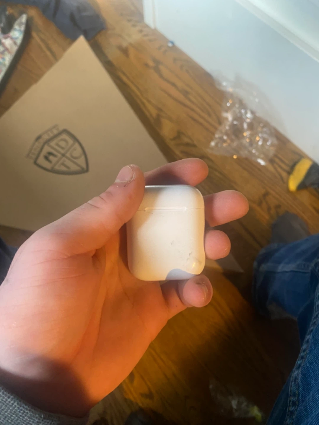 Apple AirPods (2nd Gen) Charging Case - photo 2