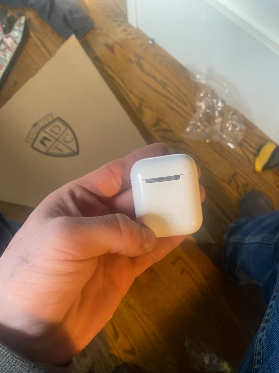 Apple AirPods (2nd Gen) Charging Case - photo 3