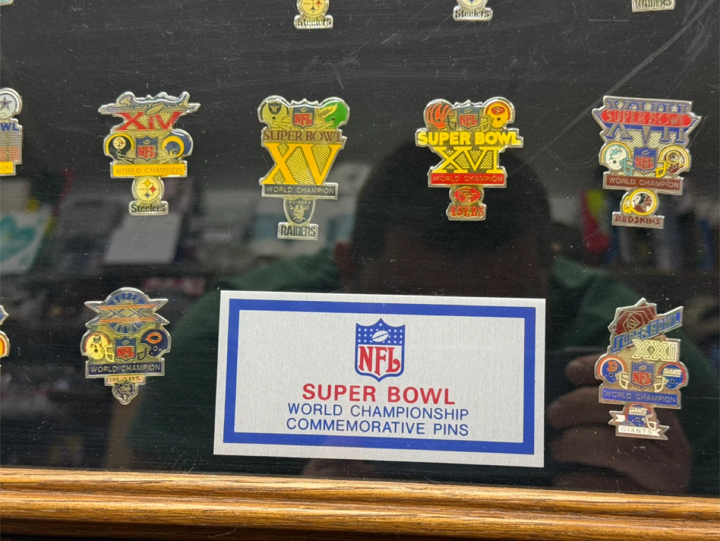 NFL Super Bowl World Championship Commemorative Pins Framed Set - photo 5