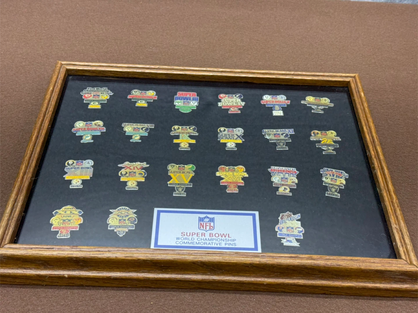 NFL Super Bowl World Championship Commemorative Pins Framed Set - photo 2