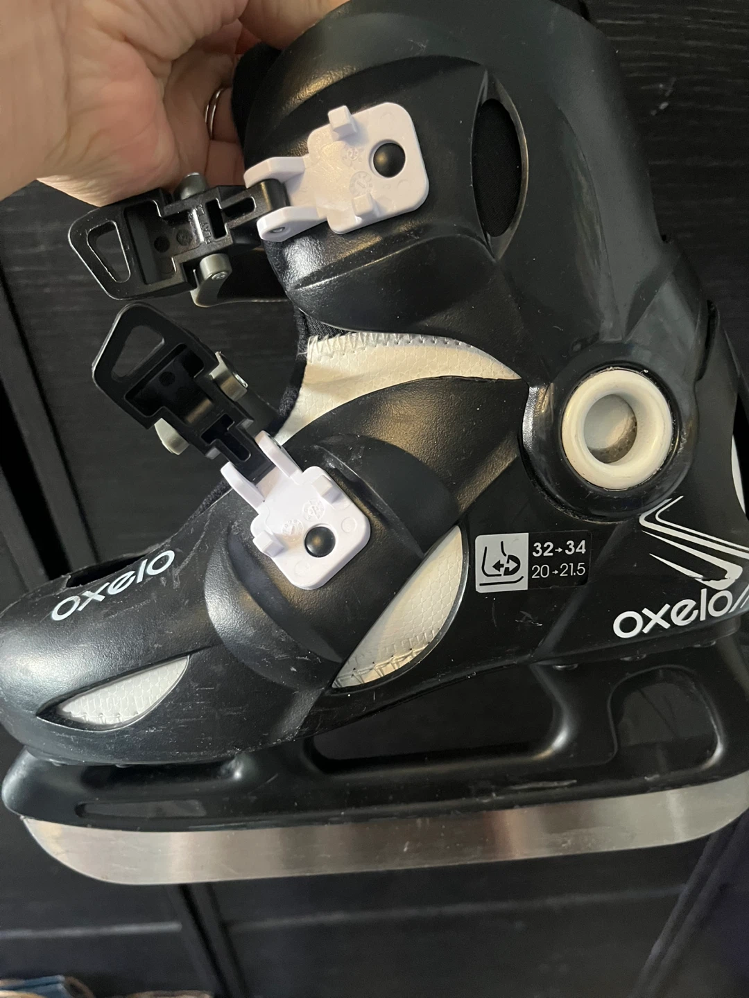 Kid’s adjustable Ice Skates