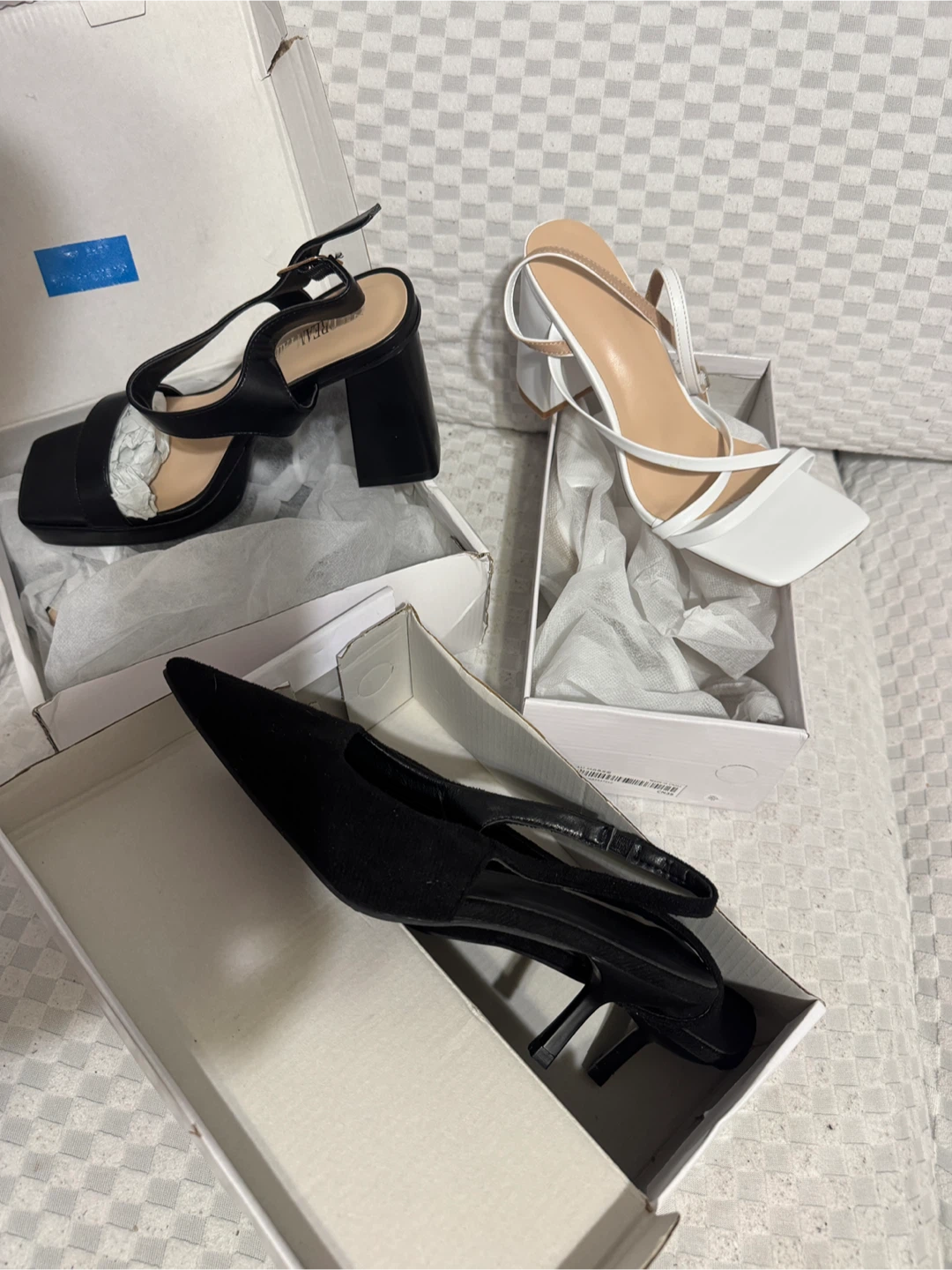 Women's Heeled Sandals (Black and White)