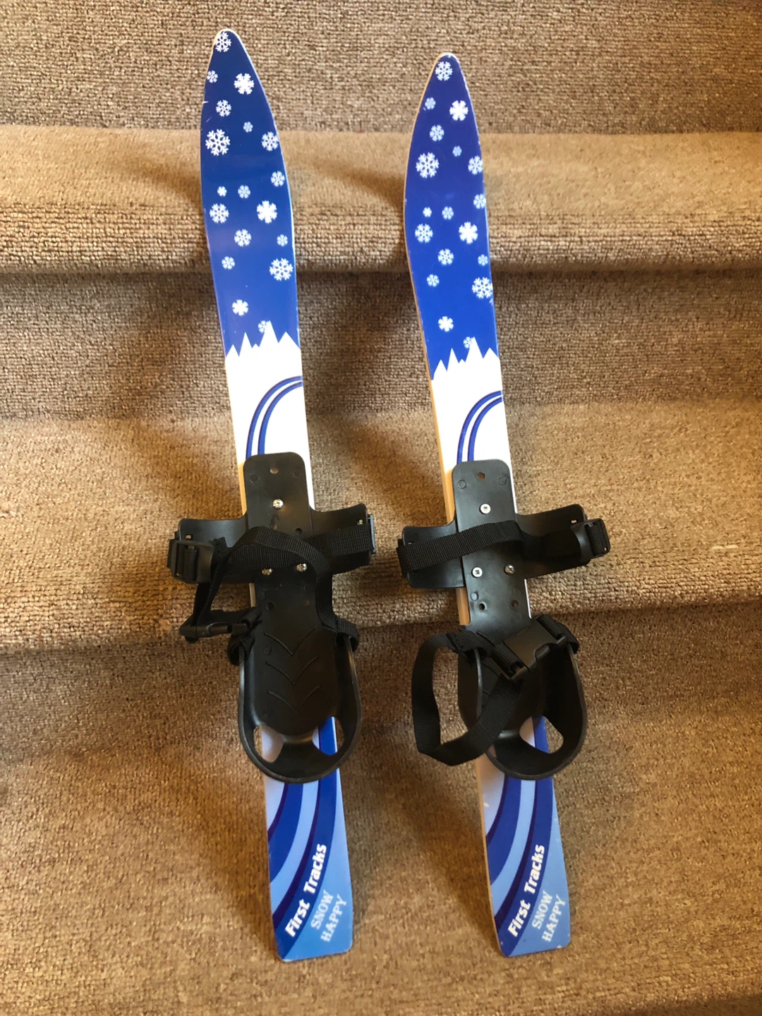 Toddler skis