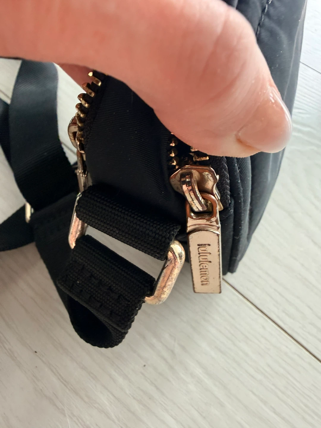 Lululemon Black Crossbody Bag - photo 2