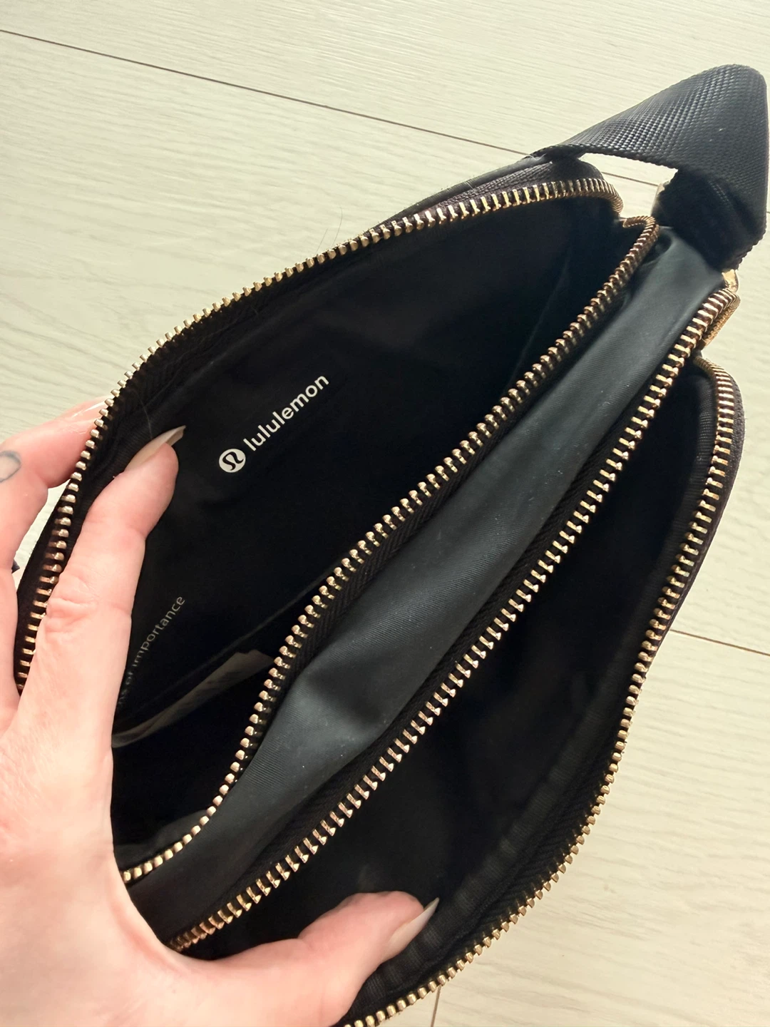 Lululemon Black Crossbody Bag - photo 3