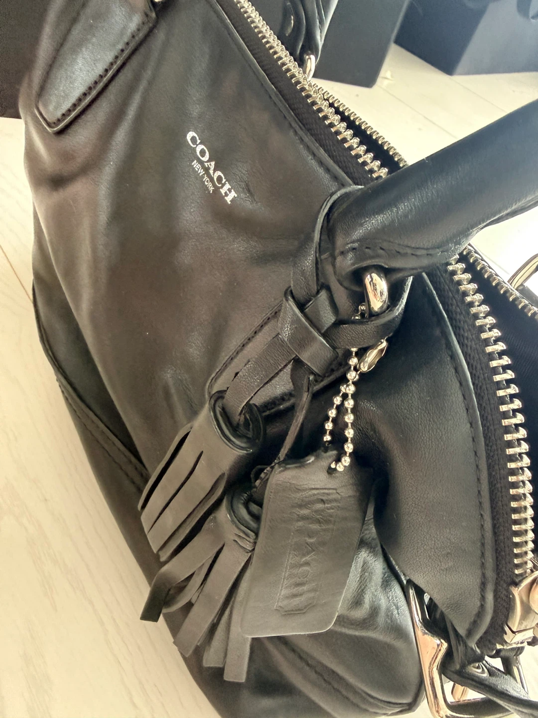 Beautiful Coach Black Leather Handbag - photo 2