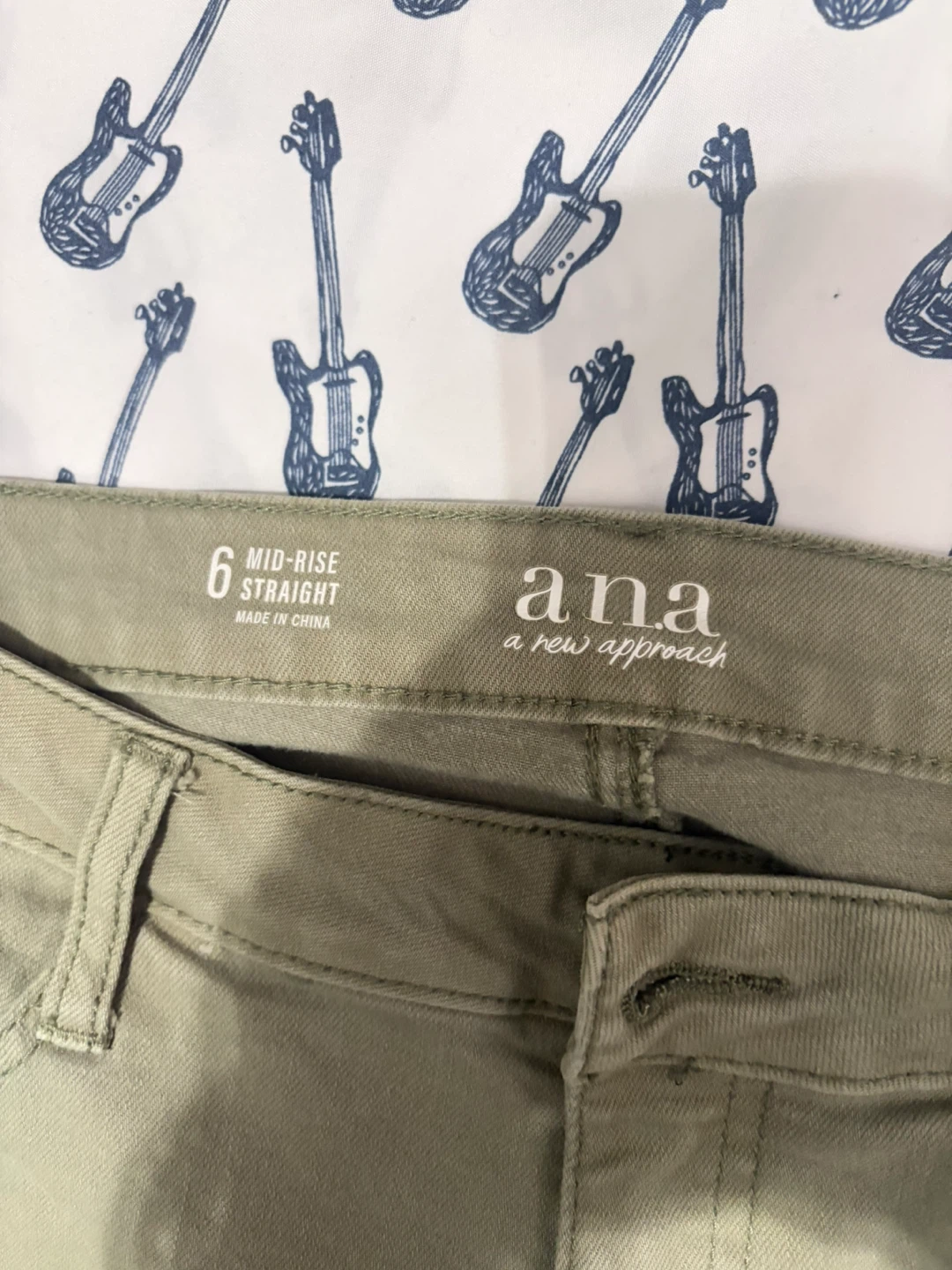 ana a new approach Women's Size 6 Mid-Rise Straight Khaki Pants