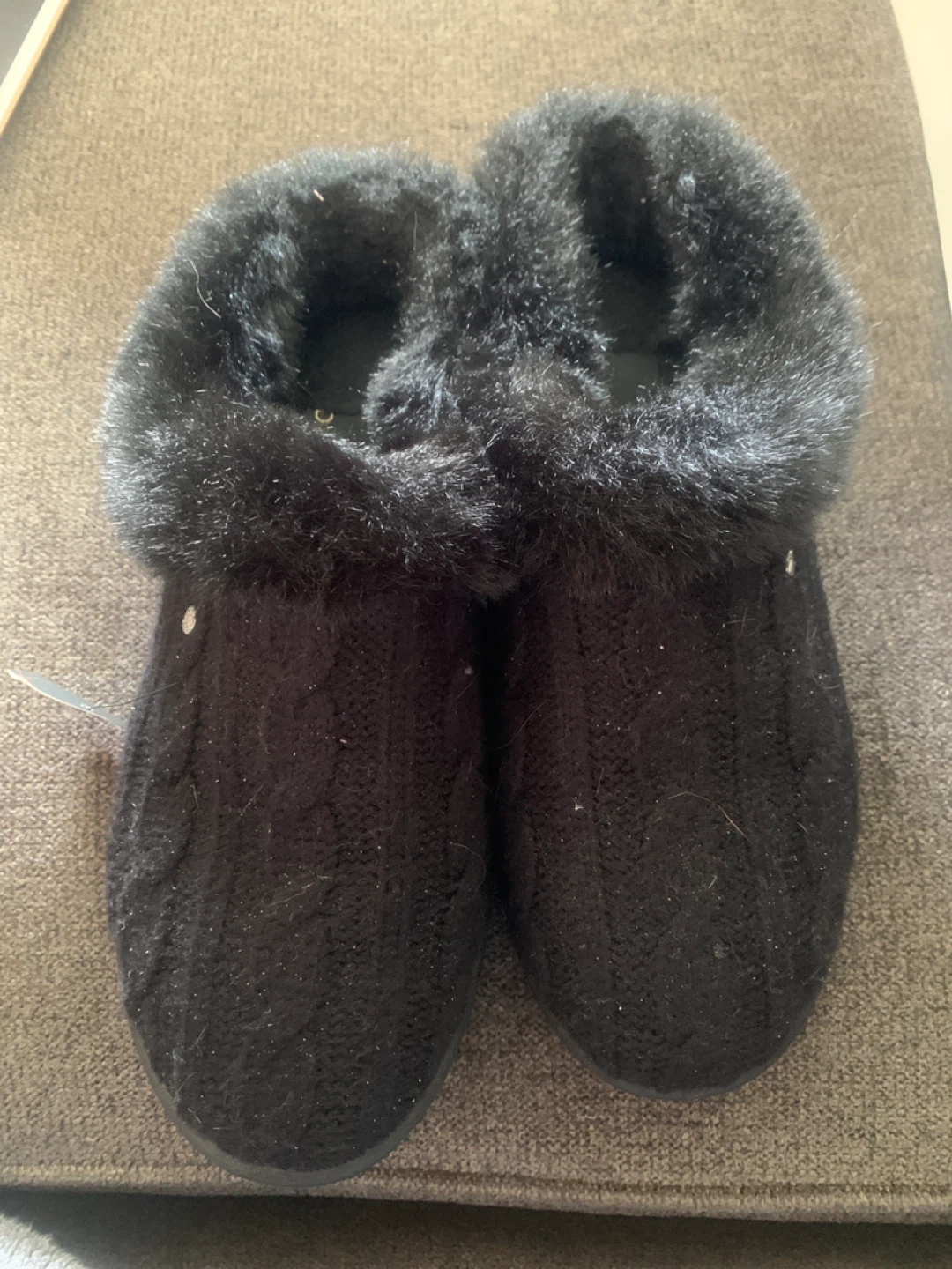 Danskin Women's Black Cable Knit Faux Fur Slippers - photo 2