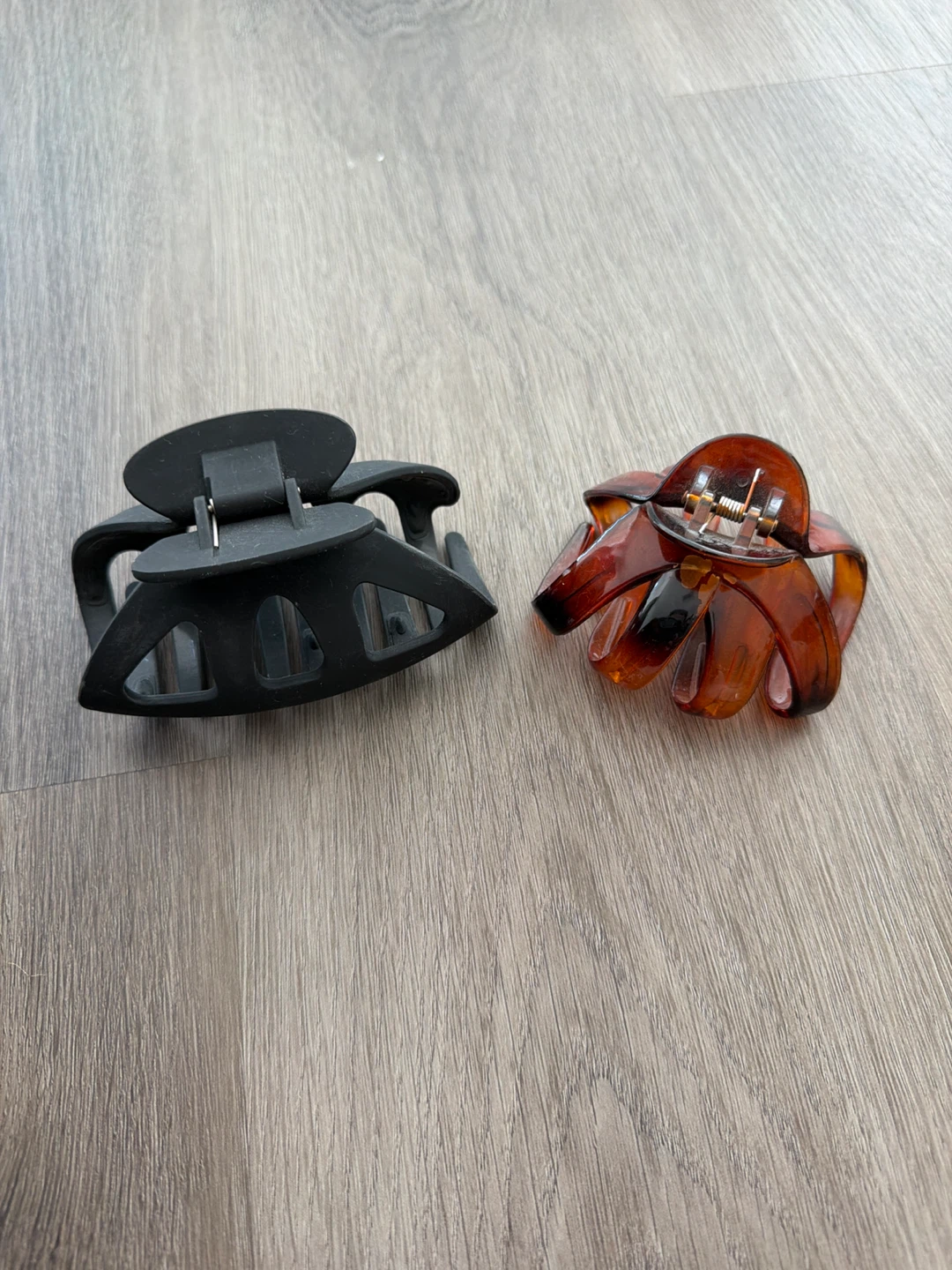 FREE Set of 2 Claw Hair Clips